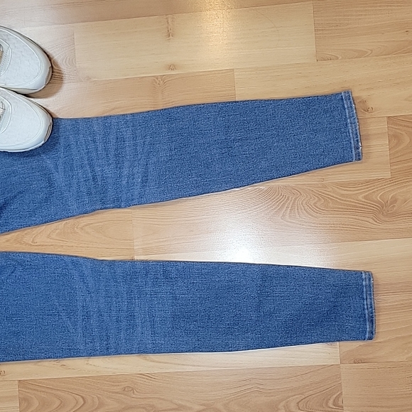 American Eagle Outfitters Dream Jean Hi-Rise Jegging - Picture 13 of 15